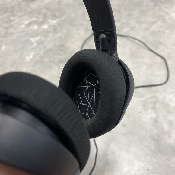 Steelseries Arctis 1 Gaming headset Wired for PS4/PS5 Xbox One X & S Series - Picture 5 of 8